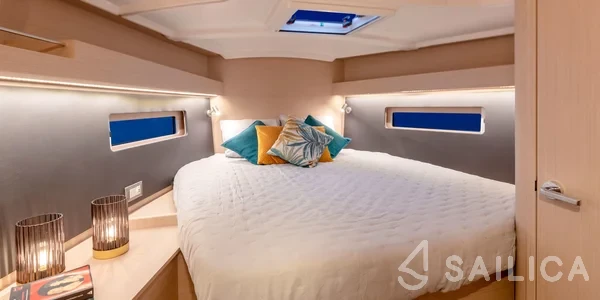 Moorings 42.3 - Yacht Charter Sailica