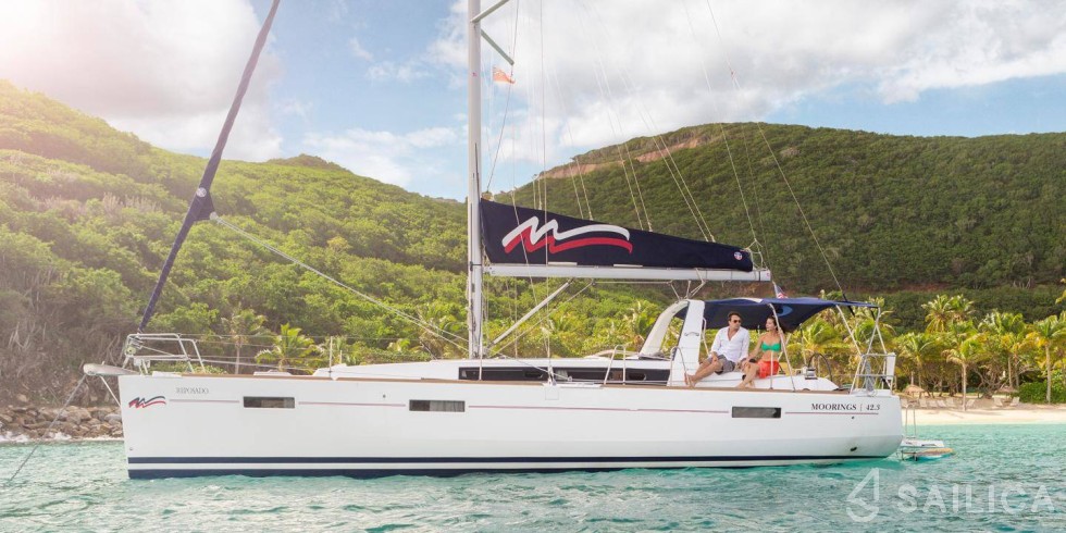 Moorings 42.3 - Yacht Charter Sailica