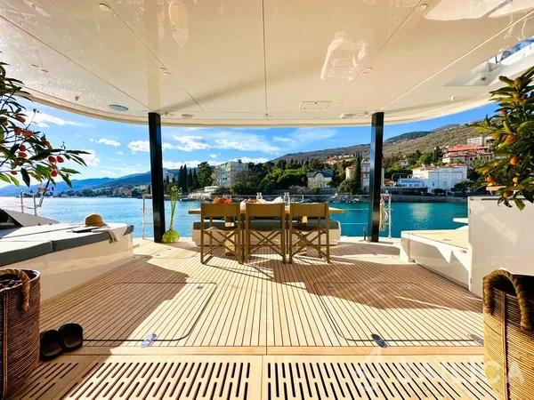Sunreef 80 - Yacht Charter Sailica