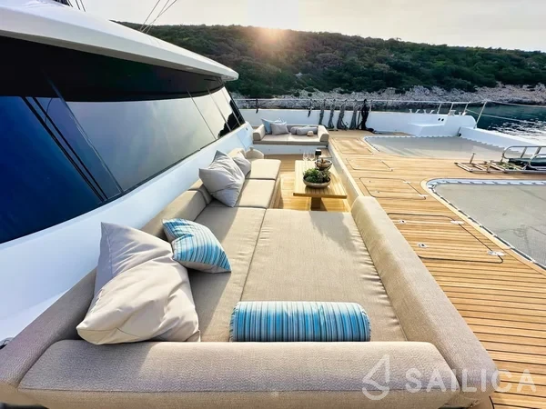 Sunreef 80 - Yacht Charter Sailica