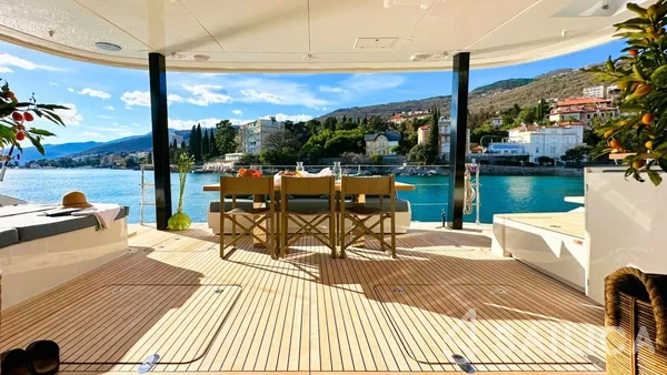 Sunreef 80 - Yacht Charter Sailica