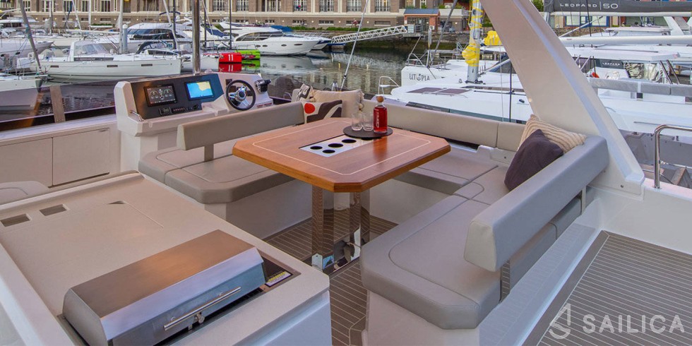 Leopard 40 PC - Yacht Charter Sailica