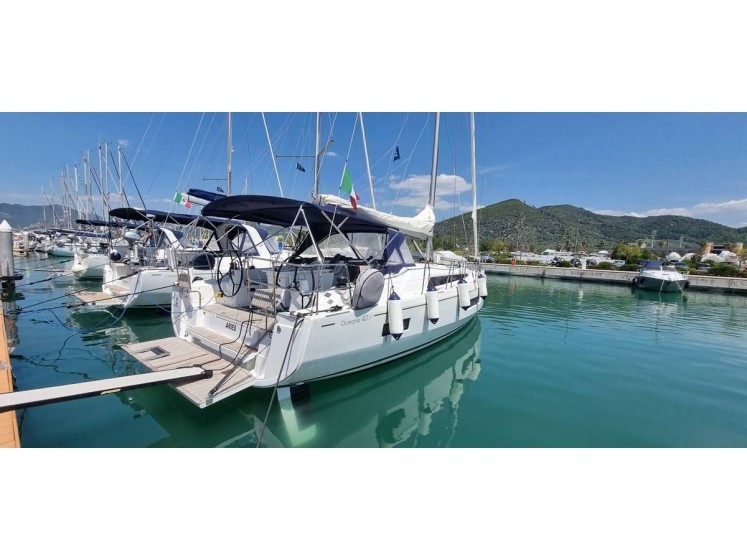 Oceanis 40.1 - Yacht Charter Sailica