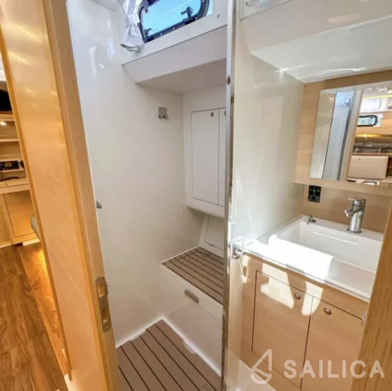 Delta 41 - Yacht Charter Sailica