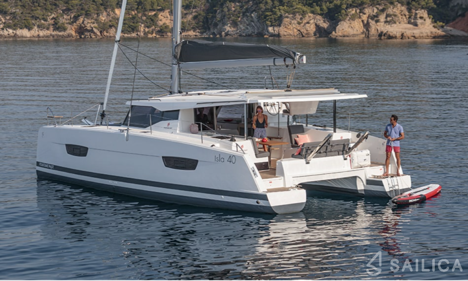Isla 40 - Yacht Charter Sailica