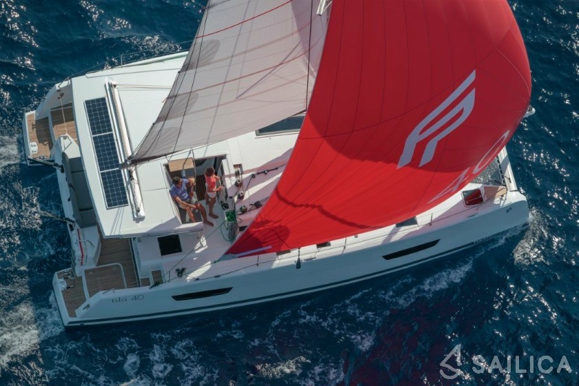 Isla 40 - Yacht Charter Sailica