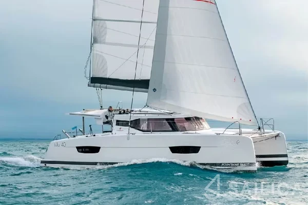 Isla 40 - Yacht Charter Sailica