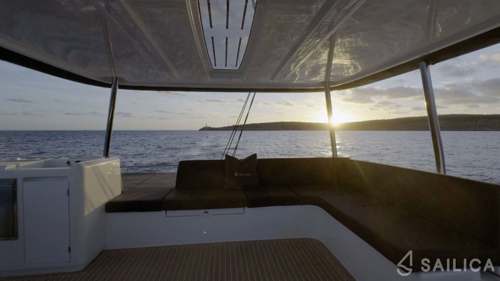 Lagoon 55 - Yacht Charter Sailica