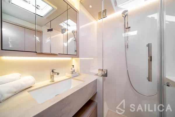 Lagoon 55 - Yacht Charter Sailica