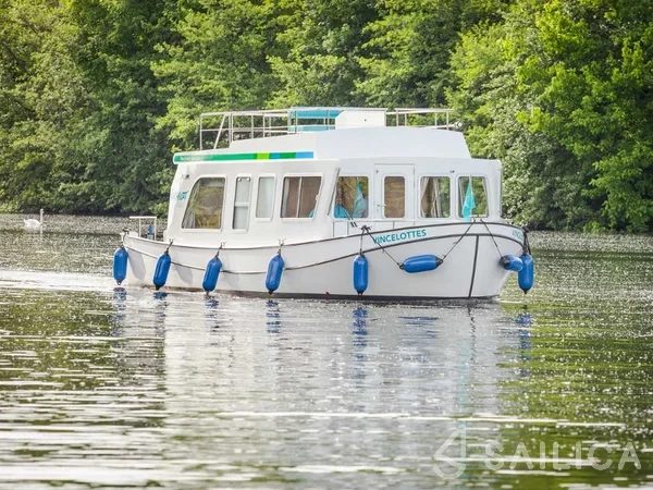 Pénichette 950E - Yacht Charter Sailica