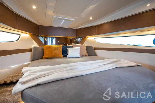 Antares 11 OB - Yacht Charter Sailica