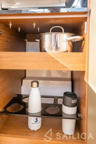 Antares 11 OB - Yacht Charter Sailica