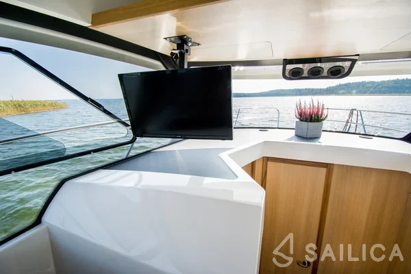 Balt 918 Titanium - Yacht Charter Sailica