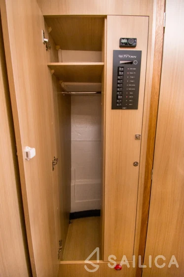 Balt 918 Titanium - Yacht Charter Sailica