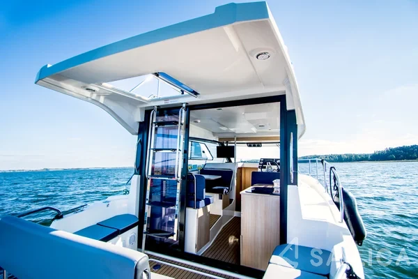 Balt 1018 - Yacht Charter Sailica