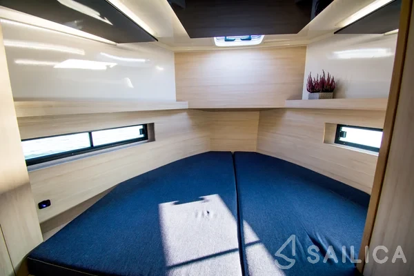 Futura 40 Grand Horizon - Yacht Charter Sailica