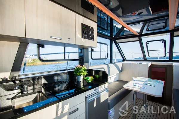 Futura 40 Grand Horizon - Yacht Charter Sailica