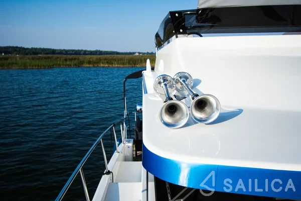 Futura 40 Grand Horizon - Yacht Charter Sailica