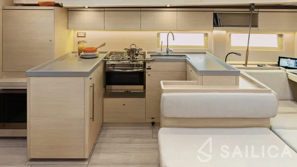 Oceanis 51.1 - Yacht Charter Sailica