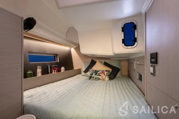 Oceanis 40.1 - Yacht Charter Sailica