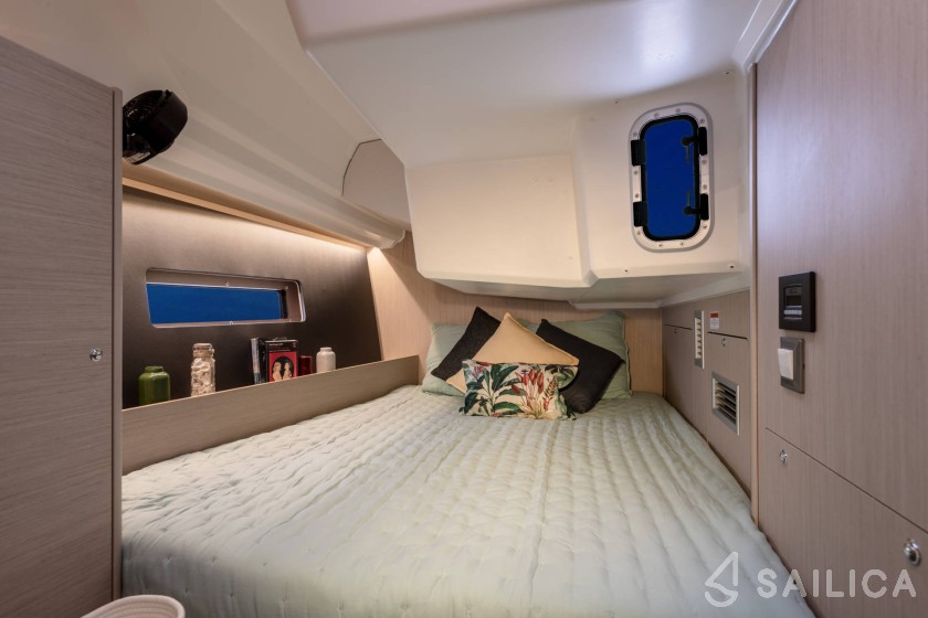 Oceanis 40.1 - Yacht Charter Sailica