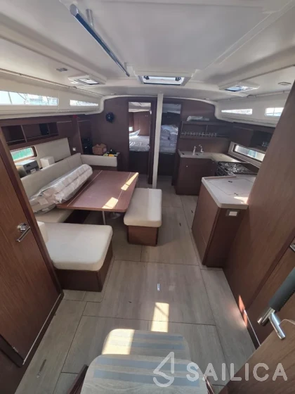 Oceanis 40.1 - Yacht Charter Sailica