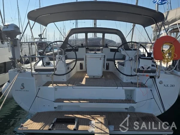 Oceanis 40.1 - Yacht Charter Sailica