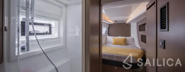 Leopard 42 - Photo #9 Leopard 42 - Yacht Charter Sailica