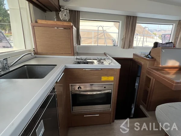 Lagoon 40 - Yacht Charter Sailica
