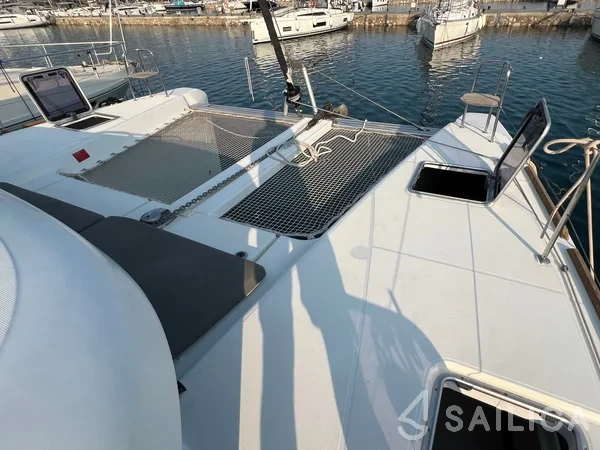 Lagoon 40 - Yacht Charter Sailica