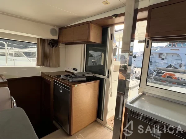 Lagoon 40 - Yacht Charter Sailica