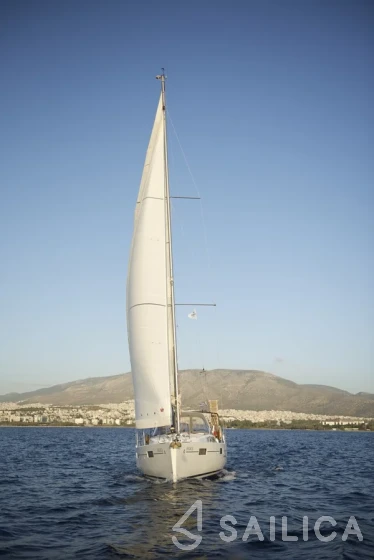 Oceanis 41.1 - Yacht Charter Sailica