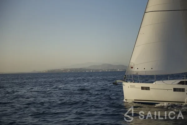 Oceanis 41.1 - Yacht Charter Sailica