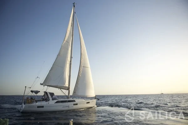 Oceanis 41.1 - Yacht Charter Sailica