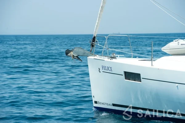 Oceanis 41.1 - Yacht Charter Sailica