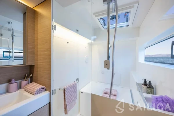 Lagoon 38 - Yacht Charter Sailica