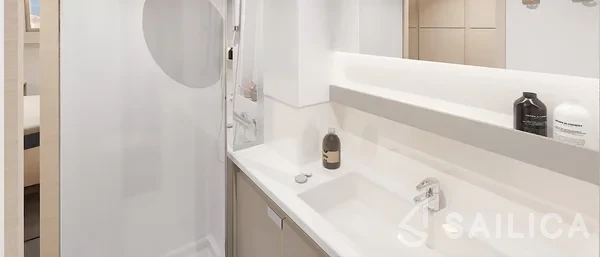 Aura 51 - Yacht Charter Sailica