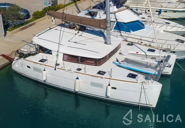 Lagoon 400 S2 - Yacht Charter Sailica