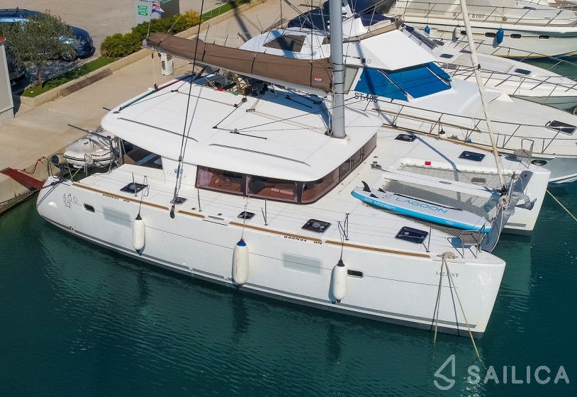 Lagoon 400 S2 - Yacht Charter Sailica