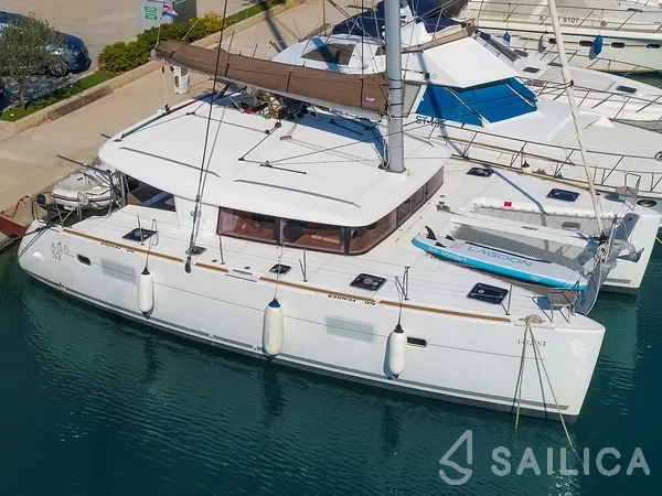 Lagoon 400 S2 - Yacht Charter Sailica
