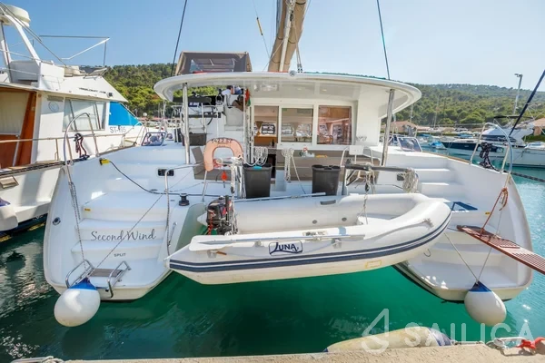 Lagoon 400 S2 - Yacht Charter Sailica