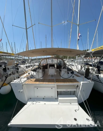 Dufour 460 GL - Yacht Charter Sailica