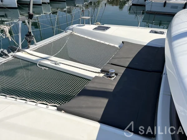 Lagoon 42 - Yacht Charter Sailica