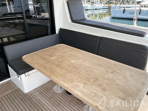 Lagoon 42 - Yacht Charter Sailica