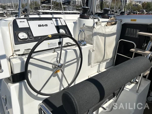Lagoon 42 - Yacht Charter Sailica