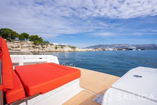 Nimbus Tender T11 - Yacht Charter Sailica