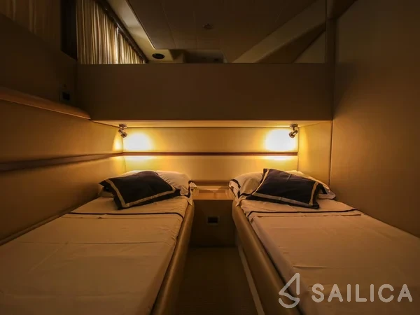 Ferretti 591 - Yacht Charter Sailica