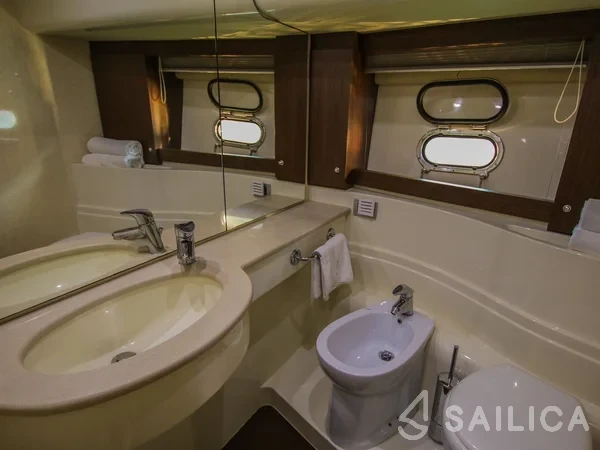 Ferretti 591 - Yacht Charter Sailica