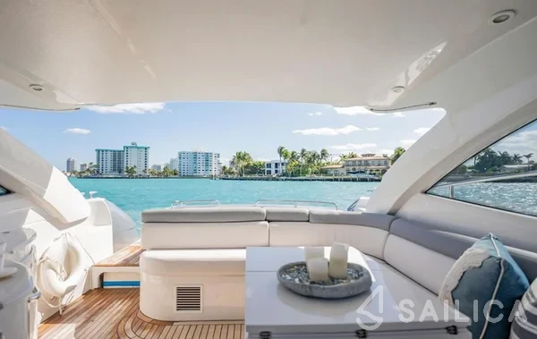 Pershing 50 - Yacht Charter Sailica