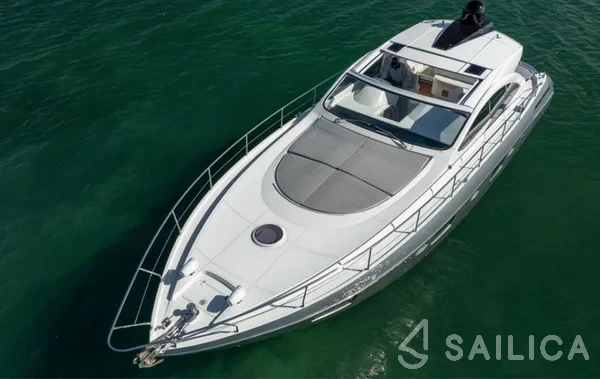 Pershing 50 - Yacht Charter Sailica